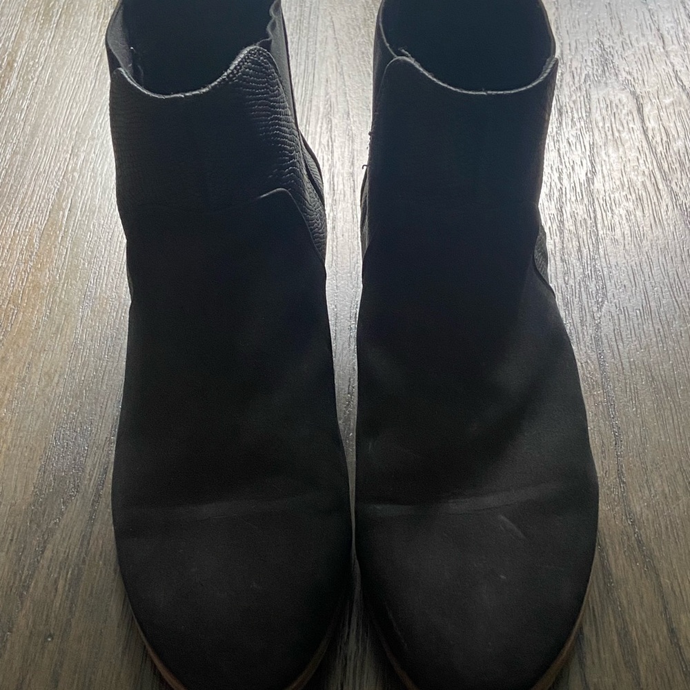 Roxy Black Ankle Boots‎ with Brown Sole - Picture 5 of 7